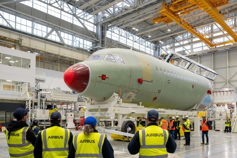 Airbus inaugura la nueva línea de montaje final en Toulouse A320