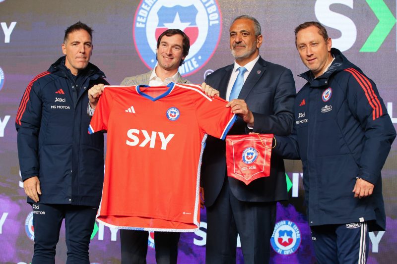 SKY es la nueva línea aérea oficial de la Selección Chilena de Fútbol