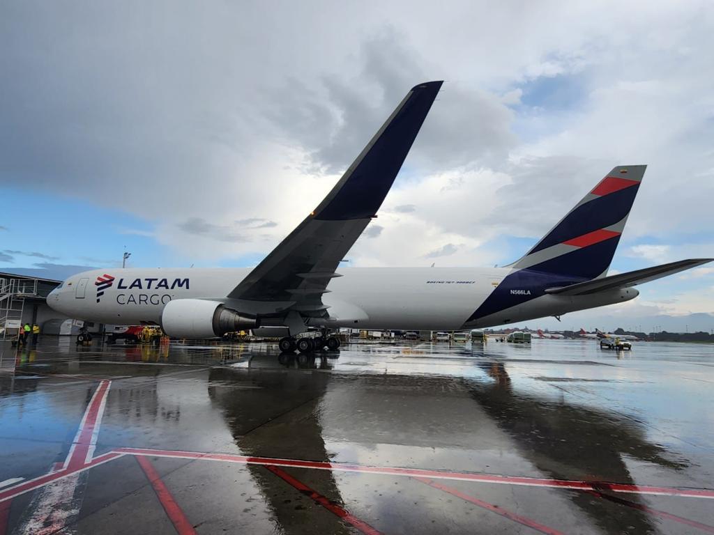 LATAM Cargo amplía su flota con la llegada de un nuevo avión
