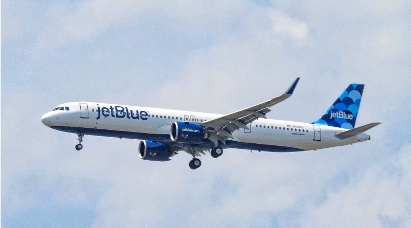 JetBlue amplía su servicio transatlántico a París