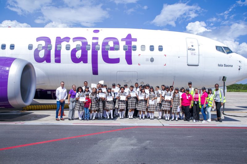 Arajet motiva preparación del talento dominicanos en la carrera de aviación con “Piloto por un día"