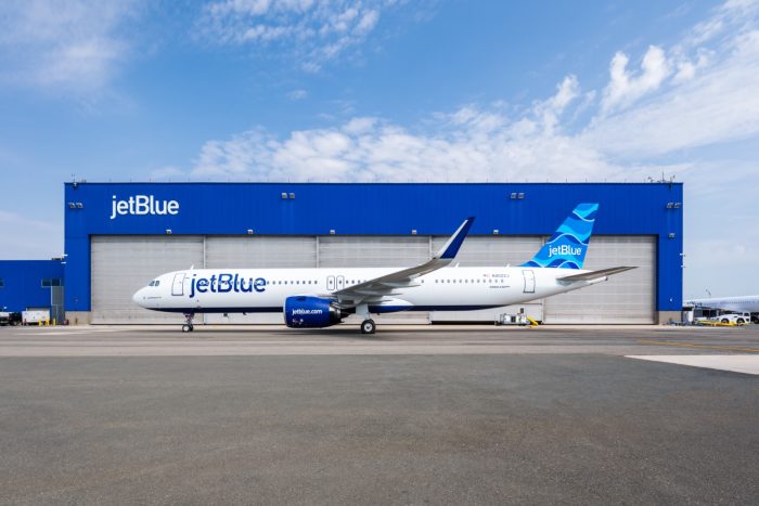 JetBlue suspende ruta internacional por temporada