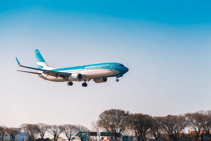 Aerolíneas Argentinas ha reanudado hoy sus operaciones tras una pausa de cuatro meses