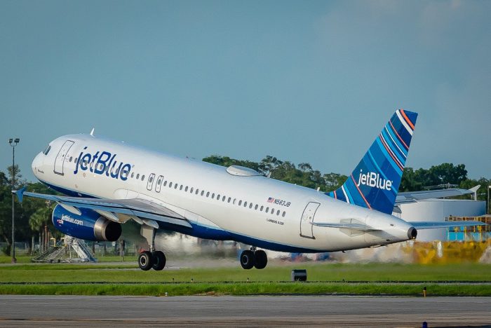 Jetblue continúa con su ajuste de rutas y suspende otra ruta desde enero