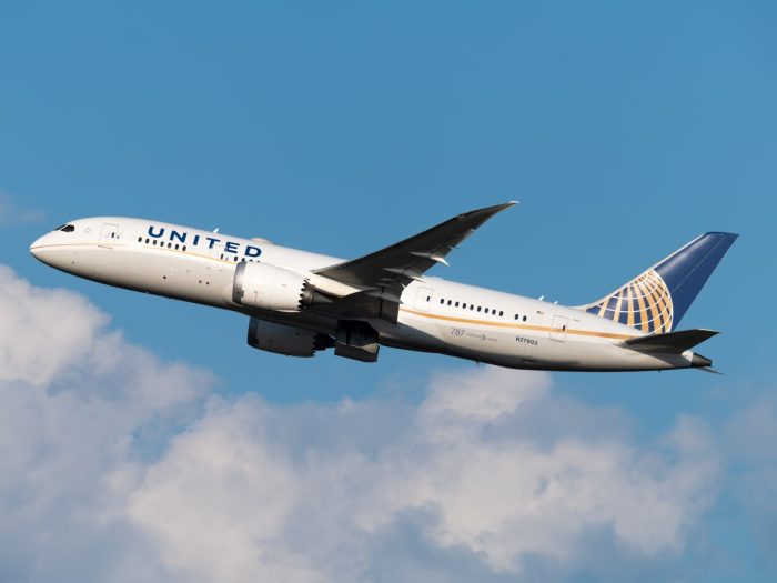 United Airlines adelanta el inicio de ruta internacional