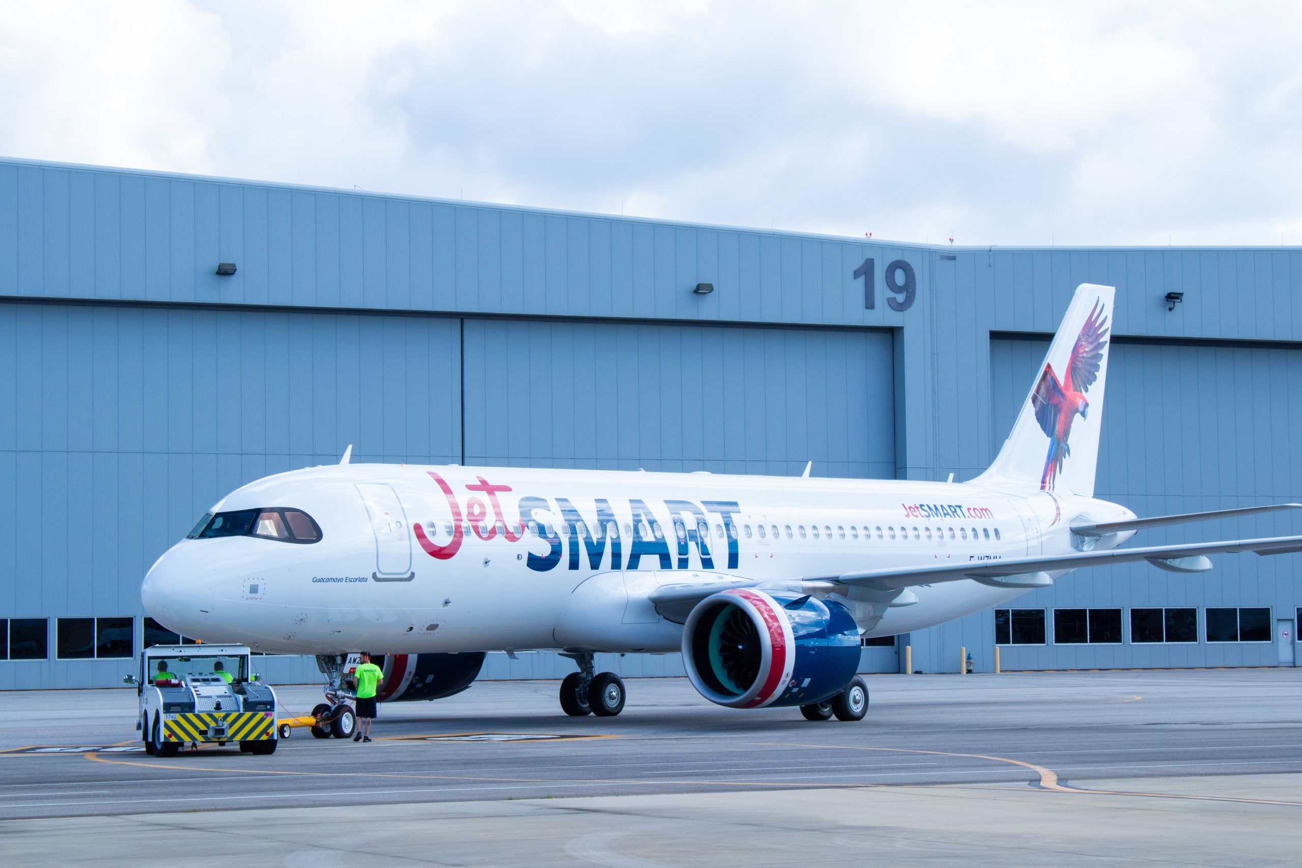 La aerolínea JetSMART Airlines ha anunciado el traslado temporal al Aeropuerto de Ezeiza por medidas gremiales