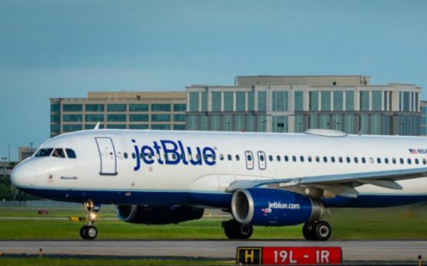 JetBlue cancela una nueva ruta a final de mes