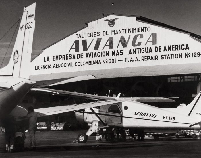 Avianca celebra 105 años con regalos para sus clientes