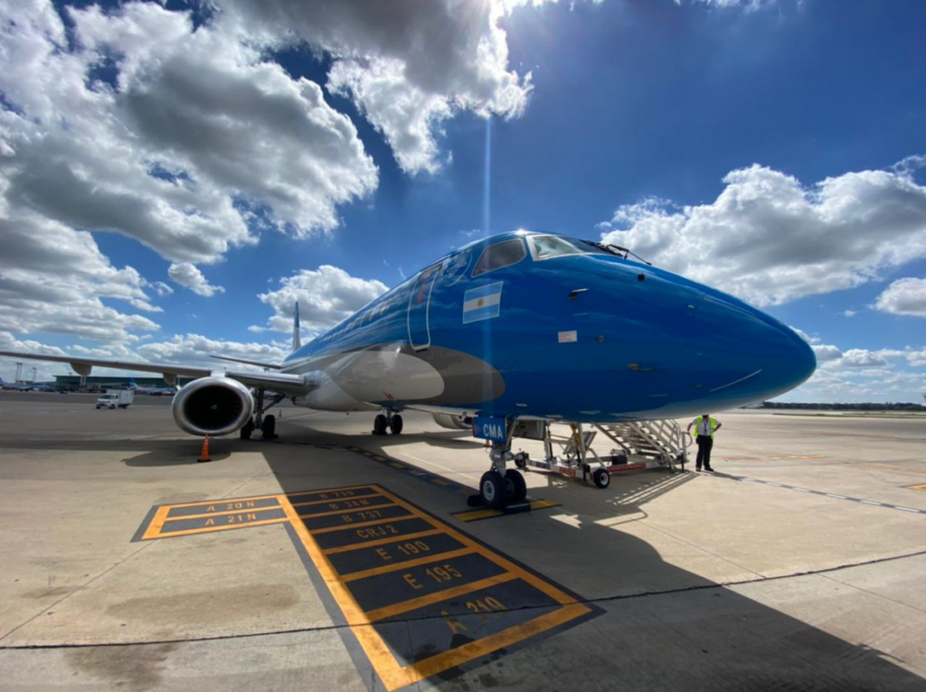 Aerolíneas Argentinas retomó operaciones en ruta suspendida