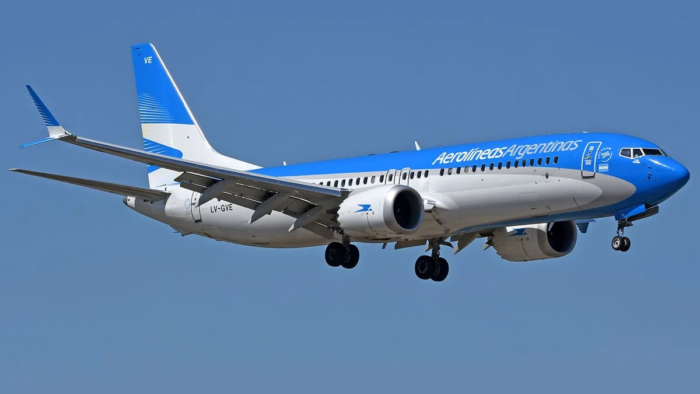 Aerolíneas Argentinas y el gobierno firman acuerdo para mantener conectividad