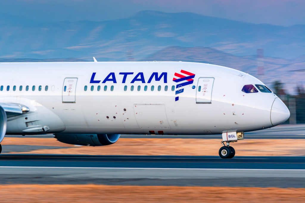 Latam retoma ruta internacional suspendida desde marzo