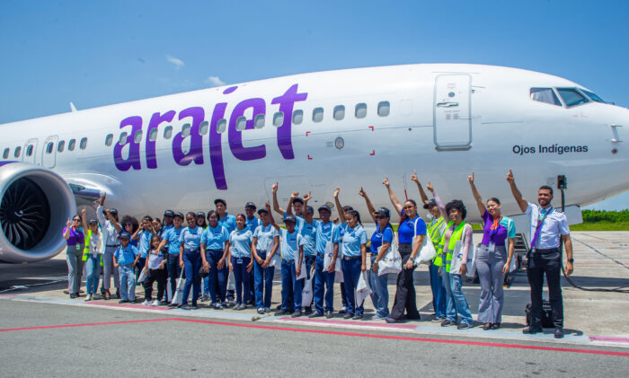 Arajet inspira vocaciones aeronáuticas con su programa Piloto por un día