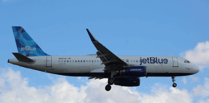 JetBlue reducirá sus vuelos entre San Juan y Medellín a partir de noviembre