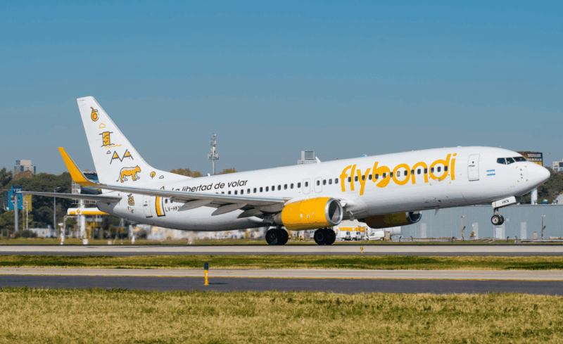 Avión Flybondi