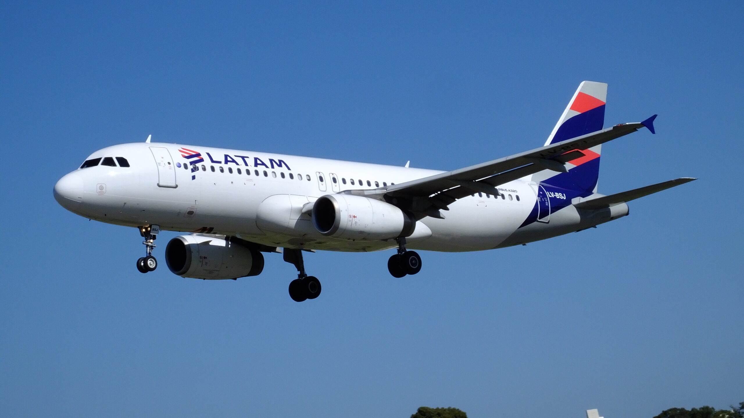 Latam incrementa capacidad internacional