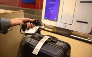 LATAM implementa tecnología de Apple para mejorar el rastreo de equipaje