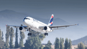 LATAM informa suspensión de ruta temporal