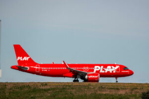 Fly Play anuncia el cese de operaciones y cancela todos sus vuelos