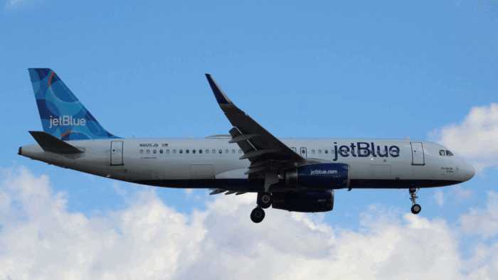 JetBlue retoma ruta internacional después de dos años