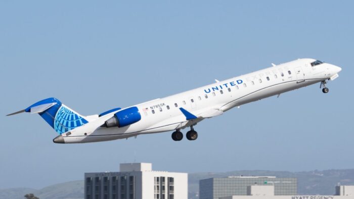 United Airlines dos rutas suspendidas
