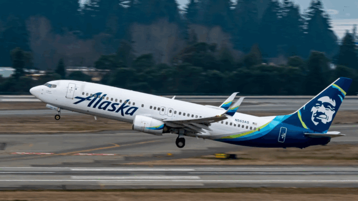 Alaska Airlines amplia su red de rutas desde abril