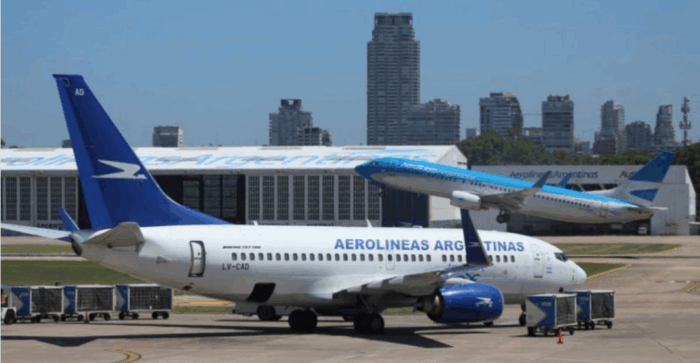 Aerolíneas Argentinas advierte posibles demoras por medida gremial de pilotos