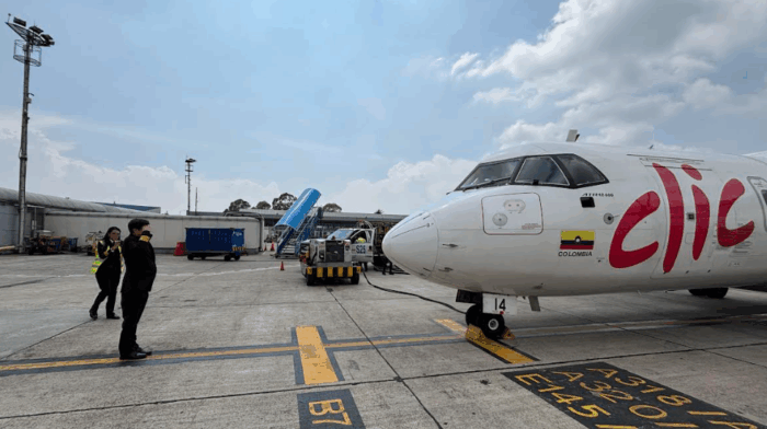 Clic Air despide al Capitán Luis Fernando Rodas tras 44 años de servicio a la aviación colombiana