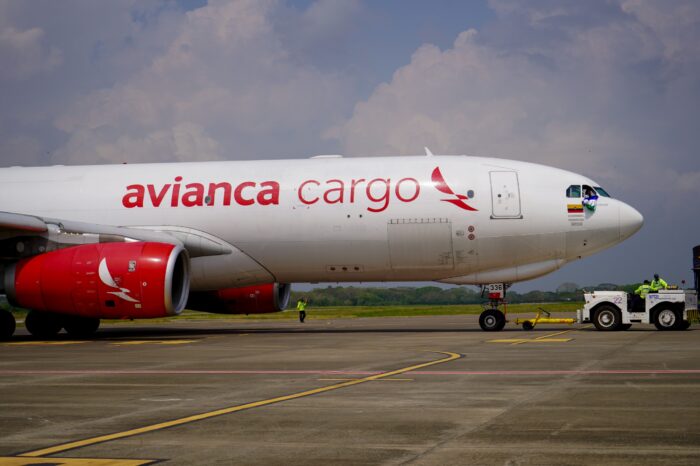 Avianca activa histórica operación humanitaria en Montería tras inundaciones