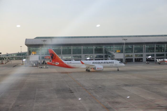 TAAG Angola Airlines incorpora un nuevo Airbus A220-300 para fortalecer su red regional