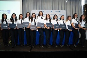 ALAS gradúa a 42 nuevos pilotos panameños y destaca mayor participación femenina