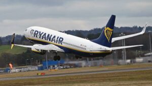 Fuerte turbulencia en vuelo de Ryanair en Italia deja varios ocupantes afectados