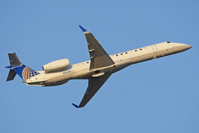 n14148-united-express-embraer-erj-145xr_PlanespottersNet_960983_d9239bec97_o