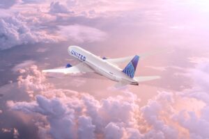 United expande su red europea con nuevas rutas para el verano 2026