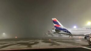 Fog and low visibility cause flight delays at Bogotá’s El Dorado Airport