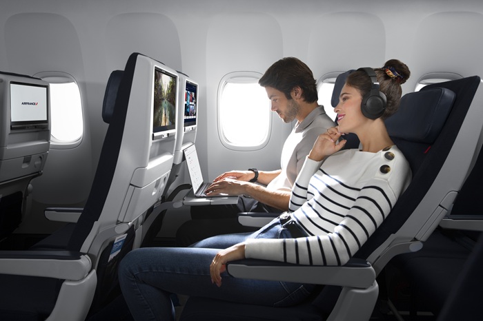 777-48J Economy class