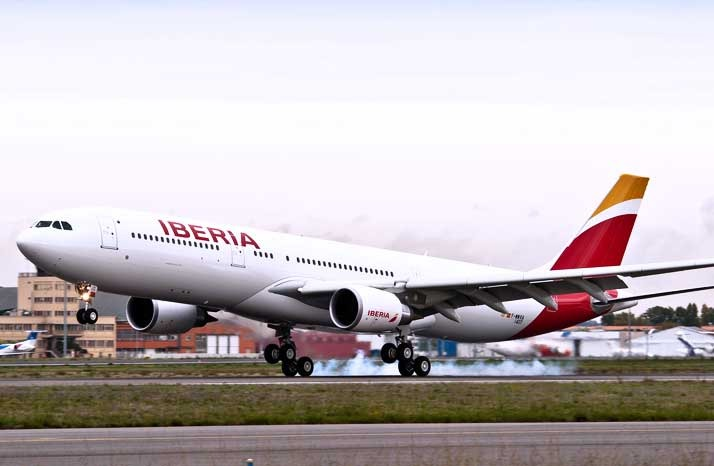 Iberia ajusta su operación en Ezeiza por mantenimiento de pista