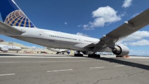 United Airlines Flight 102: falla de motor obliga a regreso a Houston