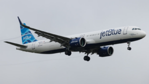 JetBlue mejora sus ingresos y reafirma su meta de volver a la rentabilidad en 2028