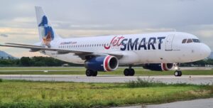 JetSMART traslada sus vuelos de Pereira a Armenia y refuerza políticas de flexibilidad tras la emergencia regional