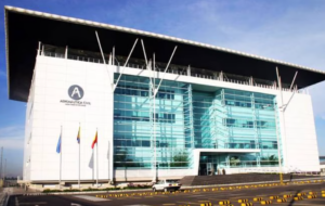 Sismo suspende vuelos en seis aeropuertos