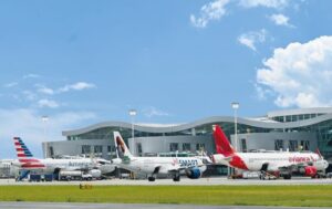 Aeropuerto Matecaña pospone su reapertura tras el sismo