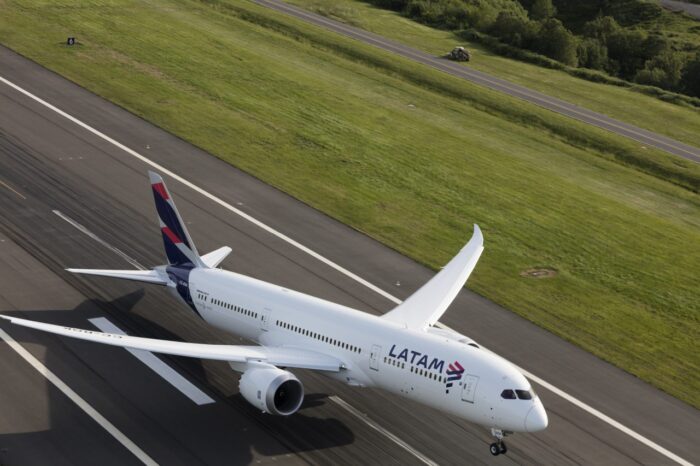 LATAM aumenta su capacidad un 7% y transporta 7,9 millones de pasajeros en agosto