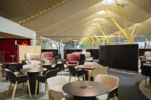Iberia inaugura su nueva sala Emerald Lounge Sorolla en Madrid