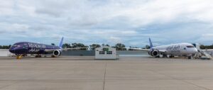 Riyadh Air presenta su primer Boeing 787-9 con la nueva librea índigo